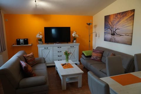 Living room, Photo of the whole room, Seating area