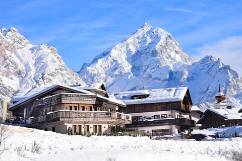 Nearby landmark, Day, Natural landscape, Winter