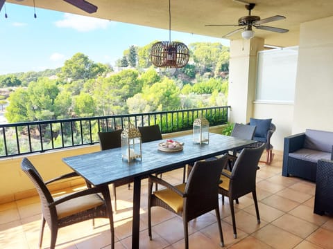 Nearby landmark, View (from property/room), Balcony/Terrace, Landmark view, Mountain view