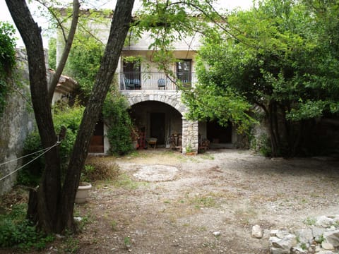 Chez Marcel Maison in Berrias-et-Casteljau