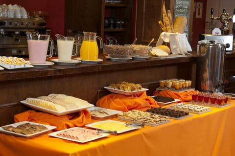 Food and drinks, Continental breakfast