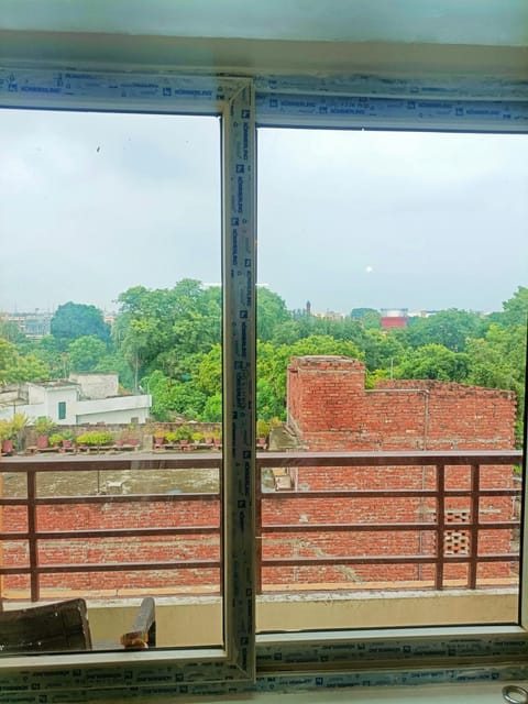 Pretty Garden View Apartment 3BHK Furnished Flat near Kashi Vishwanath Temple Eigentumswohnung in Varanasi