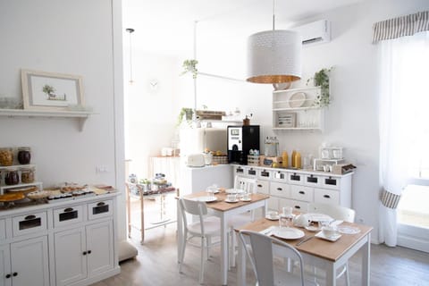 Breakfast, Buffet breakfast, Internal: Not applicable to any particular room