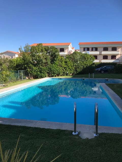 Property building, Pool view