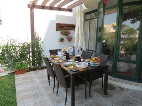 Property building, Patio, Garden, Dining area