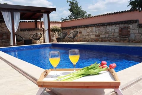 Balcony/Terrace, Swimming pool