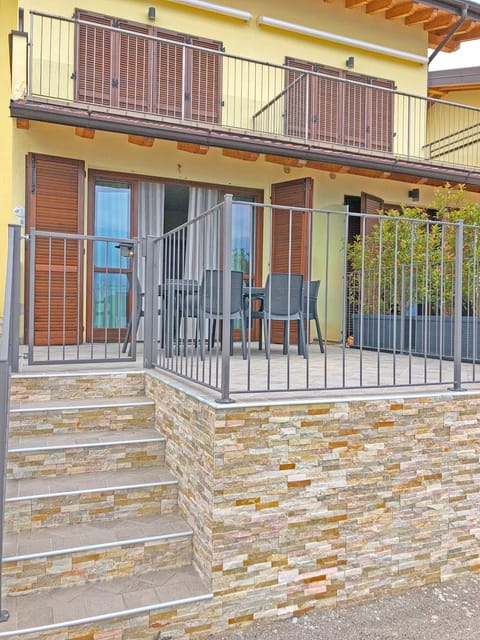 Patio, Facade/entrance, Balcony/Terrace