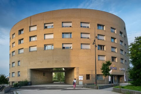 Property building, Facade/entrance