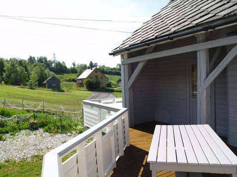 Property building, Natural landscape, Balcony/Terrace, Garden view