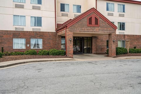 Property building, Facade/entrance, Day, On site, Time of day