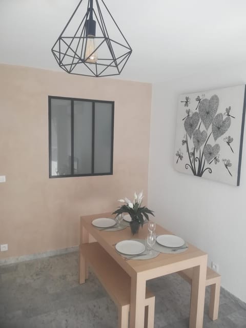 Appartement à 200 m des plages, parking privé Apartment in Antibes