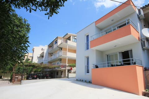 Apartmani Lovre Condo in Makarska