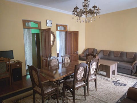 Guest house maka Bed and Breakfast in Batumi