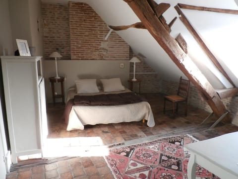La Maison XVIIIe Bed and Breakfast in Moulins