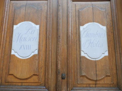 La Maison XVIIIe Chambre d’hôte in Moulins