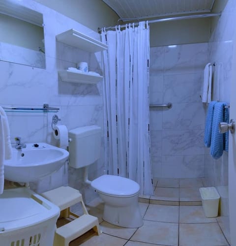 Aruba Quality Apartments & Suites Hotel in Oranjestad