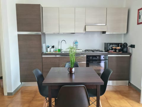Home of Fame - home gallery with fully equipped kitchen, separate entrance, free parking - IUN F3158 Condo in Olbia