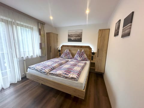 View (from property/room), Photo of the whole room, Bedroom, Mountain view