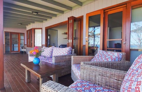 'Point Break' Your Waterfront Break at the Point Casa in Saint Georges Basin