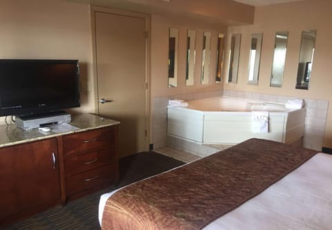 Best Western Plus Landing View Inn & Suites Hotel in Branson