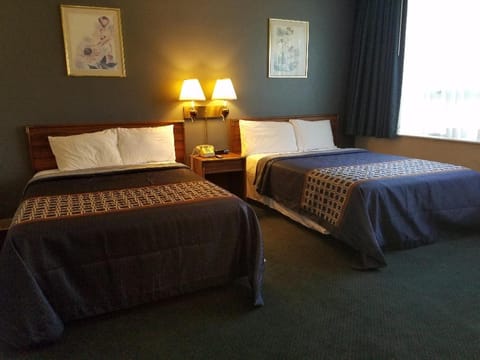 Travelodge by Wyndham Lake George NY Motel in Queensbury