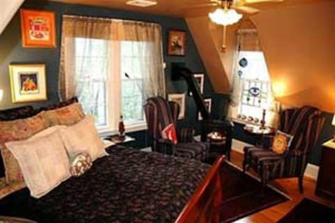 Red Elephant Inn Bed and Breakfast Bed and Breakfast in North Conway