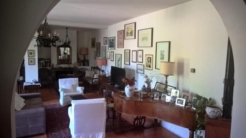 Communal lounge/ TV room