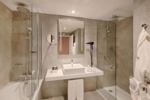 Shower, Bathroom, heating