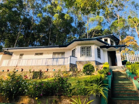 Windsor Forest bungalow House in Central Province