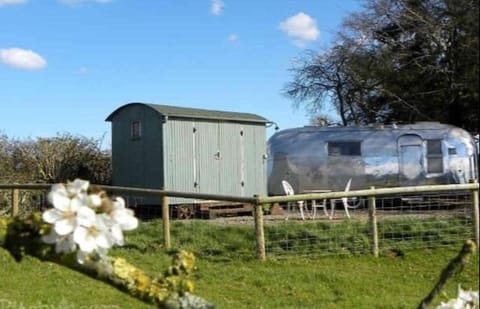 Ludlow Vintage Airstream Farm Stay in Malvern Hills District
