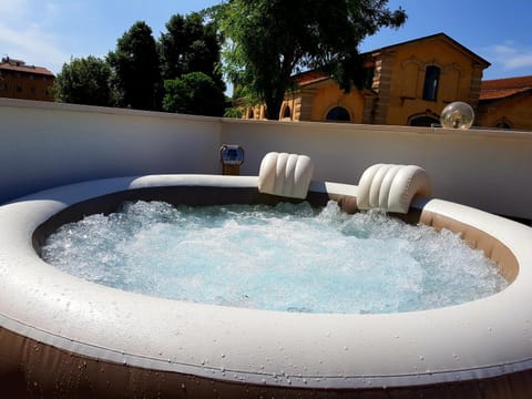 Hot Tub, Balcony/Terrace
