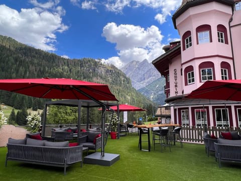 Restaurant/places to eat, Summer, View (from property/room), Mountain view