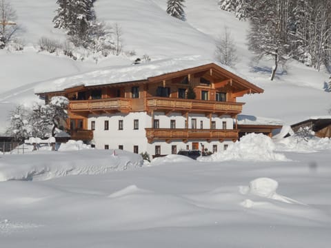 Property building, Winter