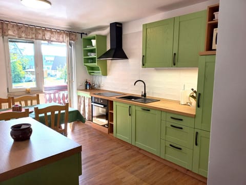 Dining area, kitchen