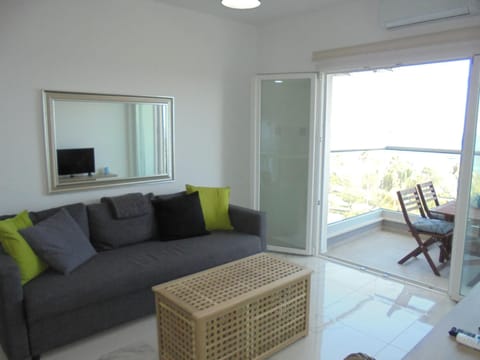 Kermia Court - Beach-front, modern 2 bedroom -sleeps 6 Condo in Limassol City