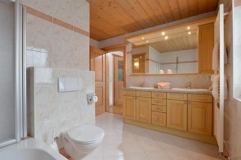 Toilet, Bathroom, Bath