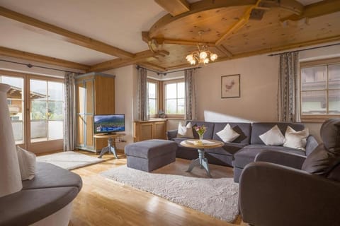 Living room, Seating area, fireplace