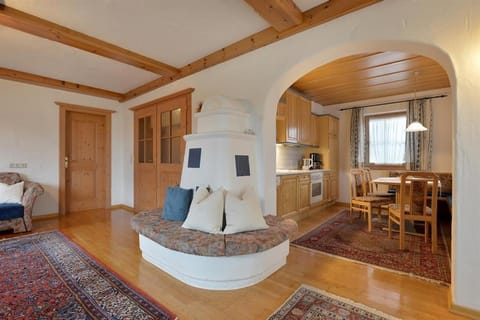 Living room, Dining area, fireplace