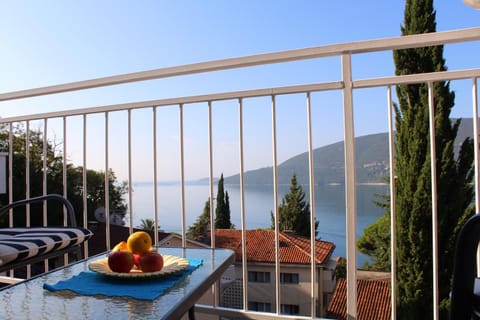 Day, Balcony/Terrace, Autumn, On site, Sea view