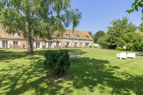 Domaine des Trois chateaux Apartment in Île-de-France