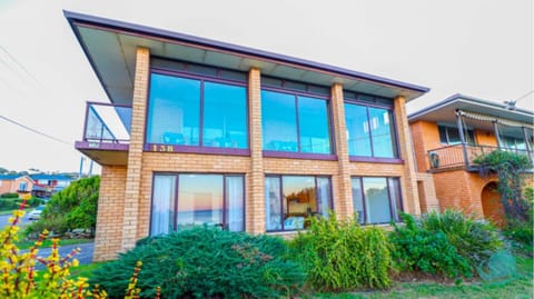 Property building, Day, Garden, Garden view