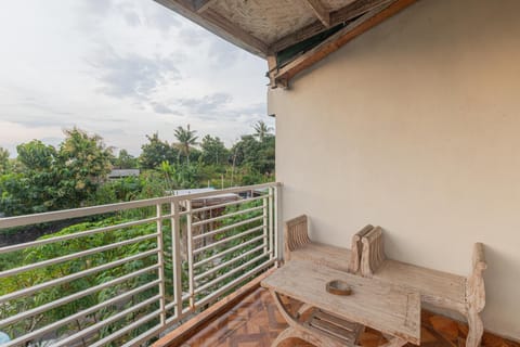 View (from property/room), Balcony/Terrace, Quiet street view