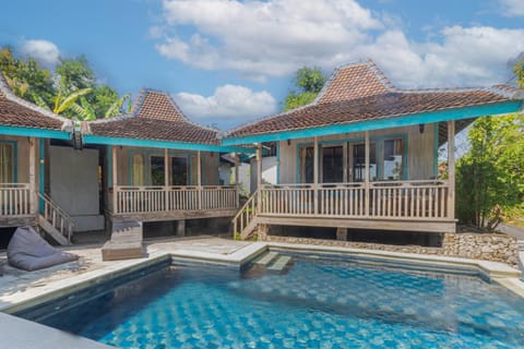 Property building, View (from property/room), Decorative detail, Pool view, Swimming pool, Swimming pool