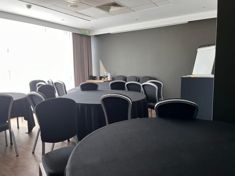 Meeting/conference room