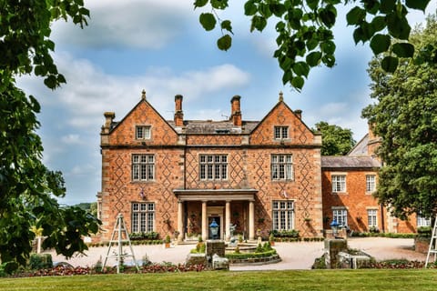 Property building, Facade/entrance, Garden