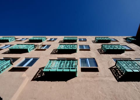 Property building, Day, Balcony/Terrace