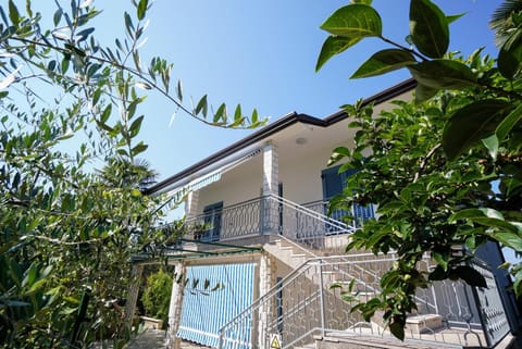Balcony/Terrace, air conditioner