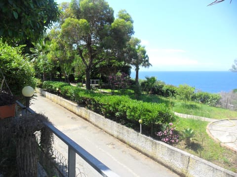 Property building, Balcony/Terrace, Garden view, Sea view