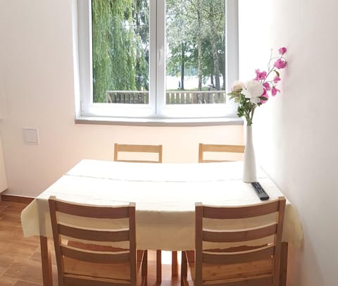 Dining area, Lake view