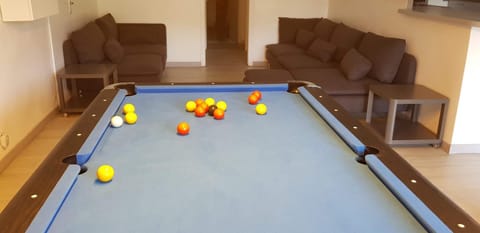 Billiard, Living room